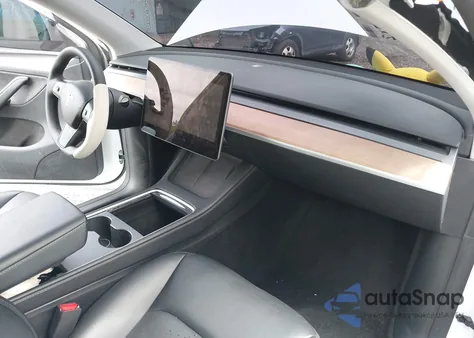 2024 Tesla Model Y Long Range Dual Motor All-Wheel Drive from USA, damaged, VIN 7SAYGDEE9RA221671